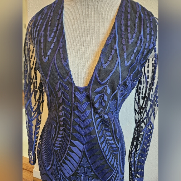 Lavish Alice Embroidered Mesh Bodycon Dress Size 6 - Picture 2 of 6